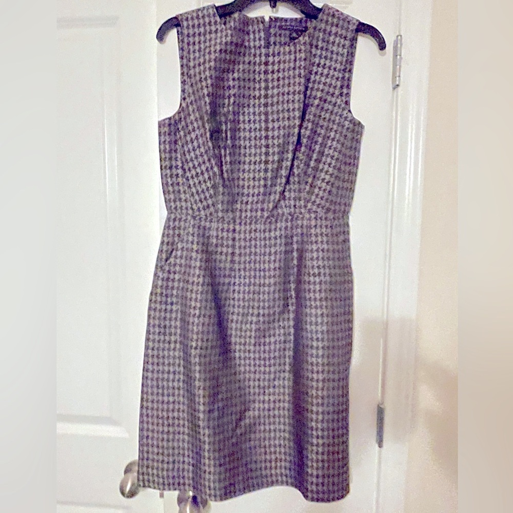 Banana republic Size 6 sleeveless black and silver dress